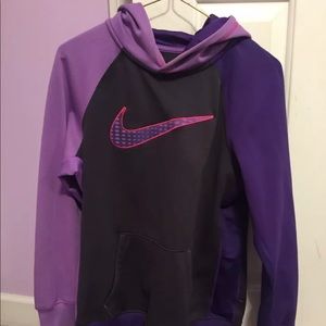 Women’s Nike therma fit hoodie size medium