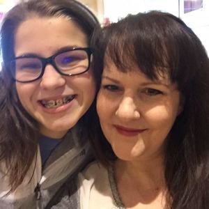 Meet your Posher, Lara