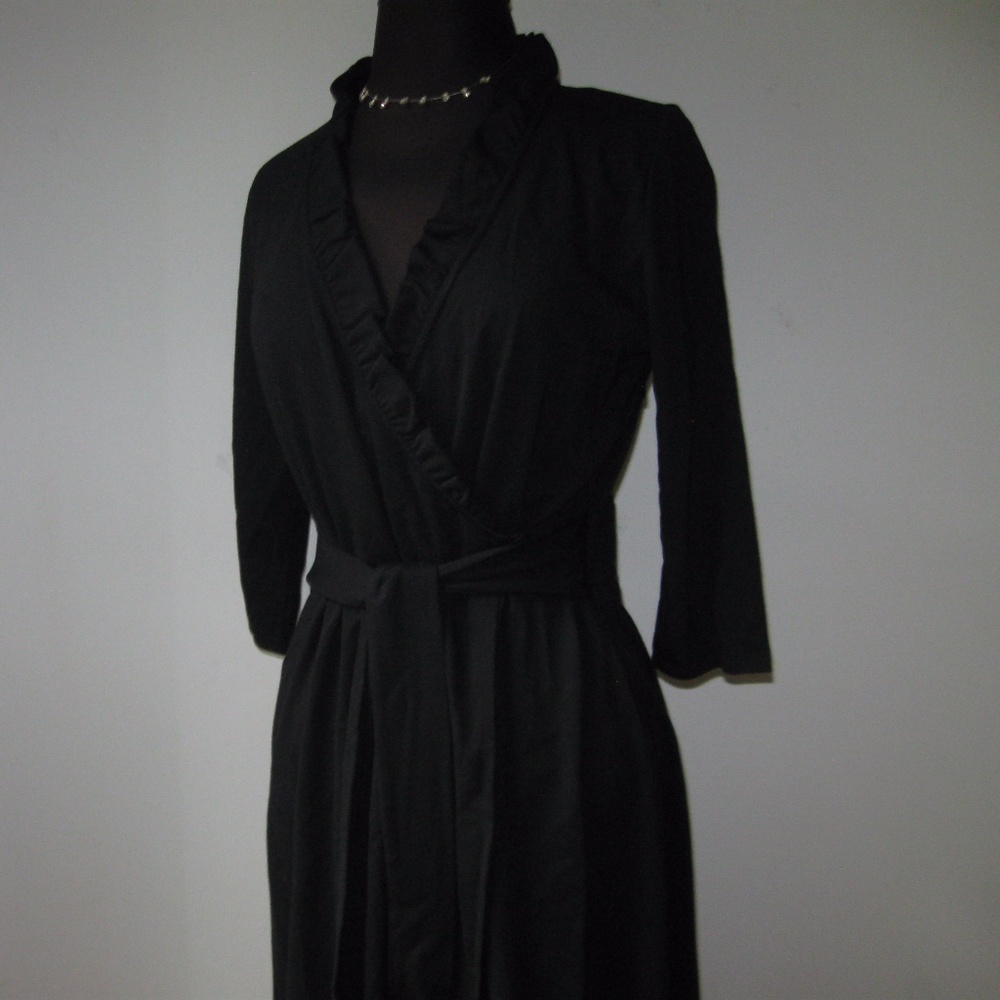 Ann Taylor size 10 Black Wrap Dress Stretch