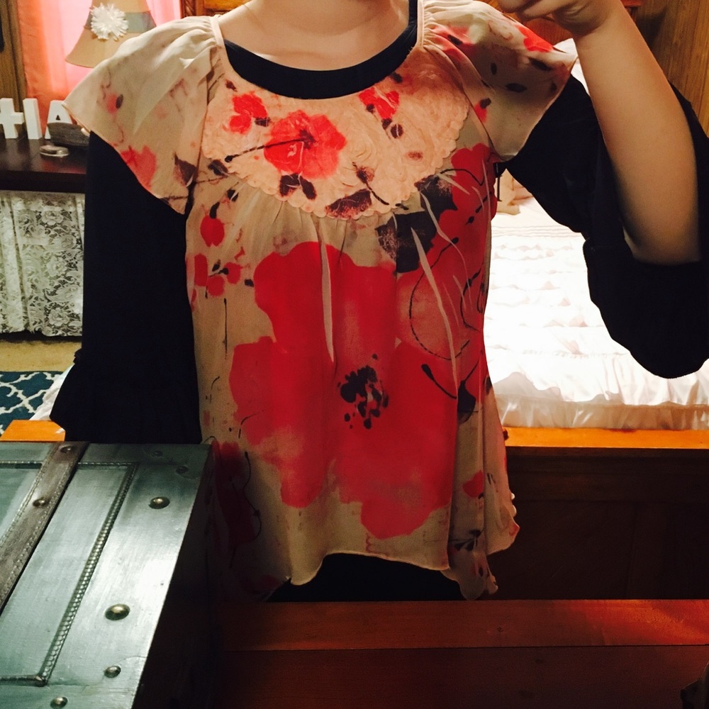 Cute chiffon Cato rosette top