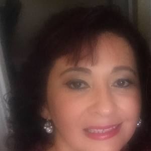 Meet your Posher, Roxanne