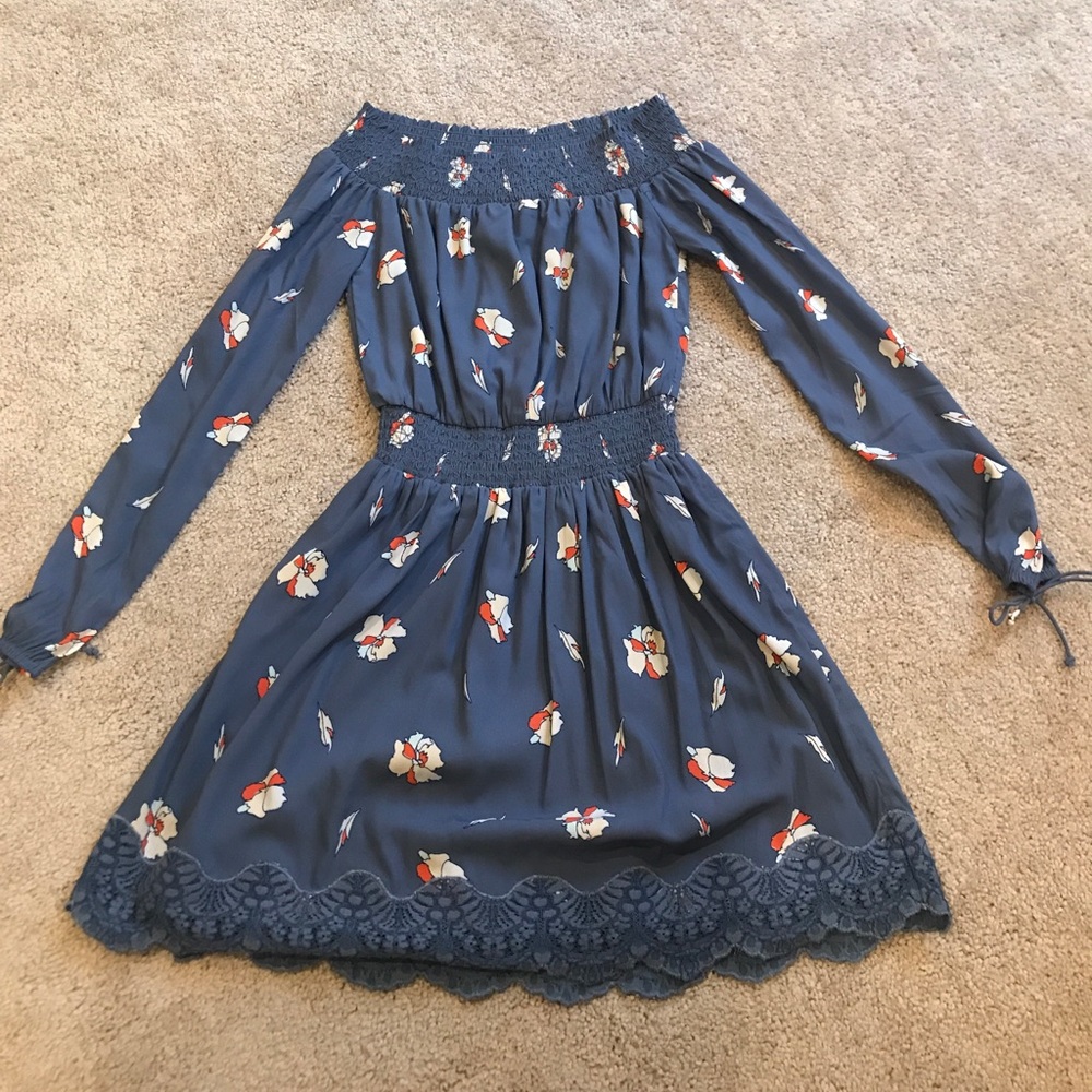 Abercrombie & Fitch Off the Shoulder Dress