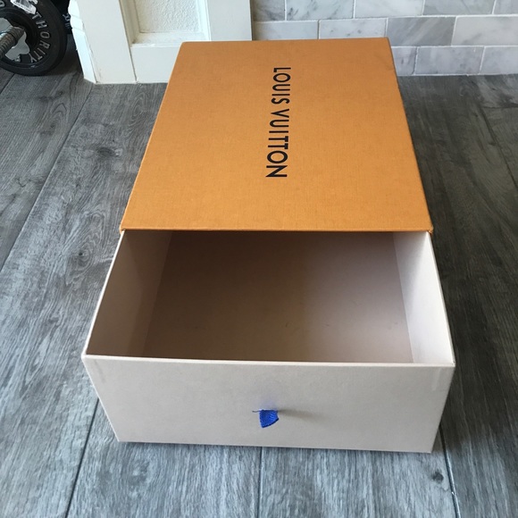 Louis Vuitton shoe box - Picture 2 of 4