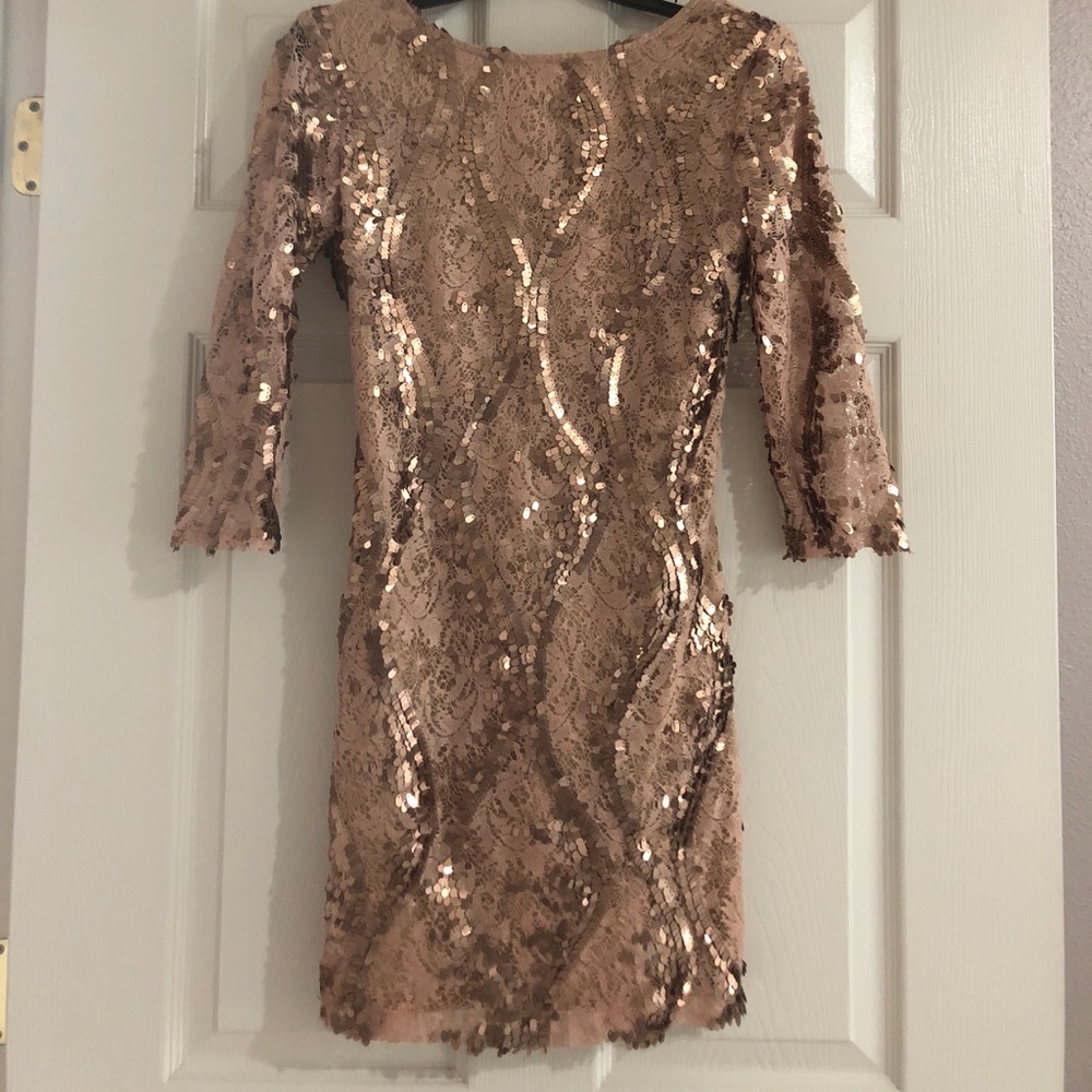 Beautiful mini dress perfect for night out