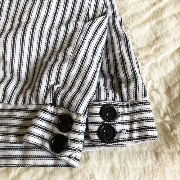 Striped shorts - Picture 2 of 5