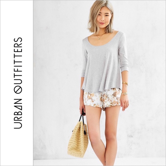 Kimchi Blue UO Grey Gray Shadow Scoopneck Top - Picture 3 of 3