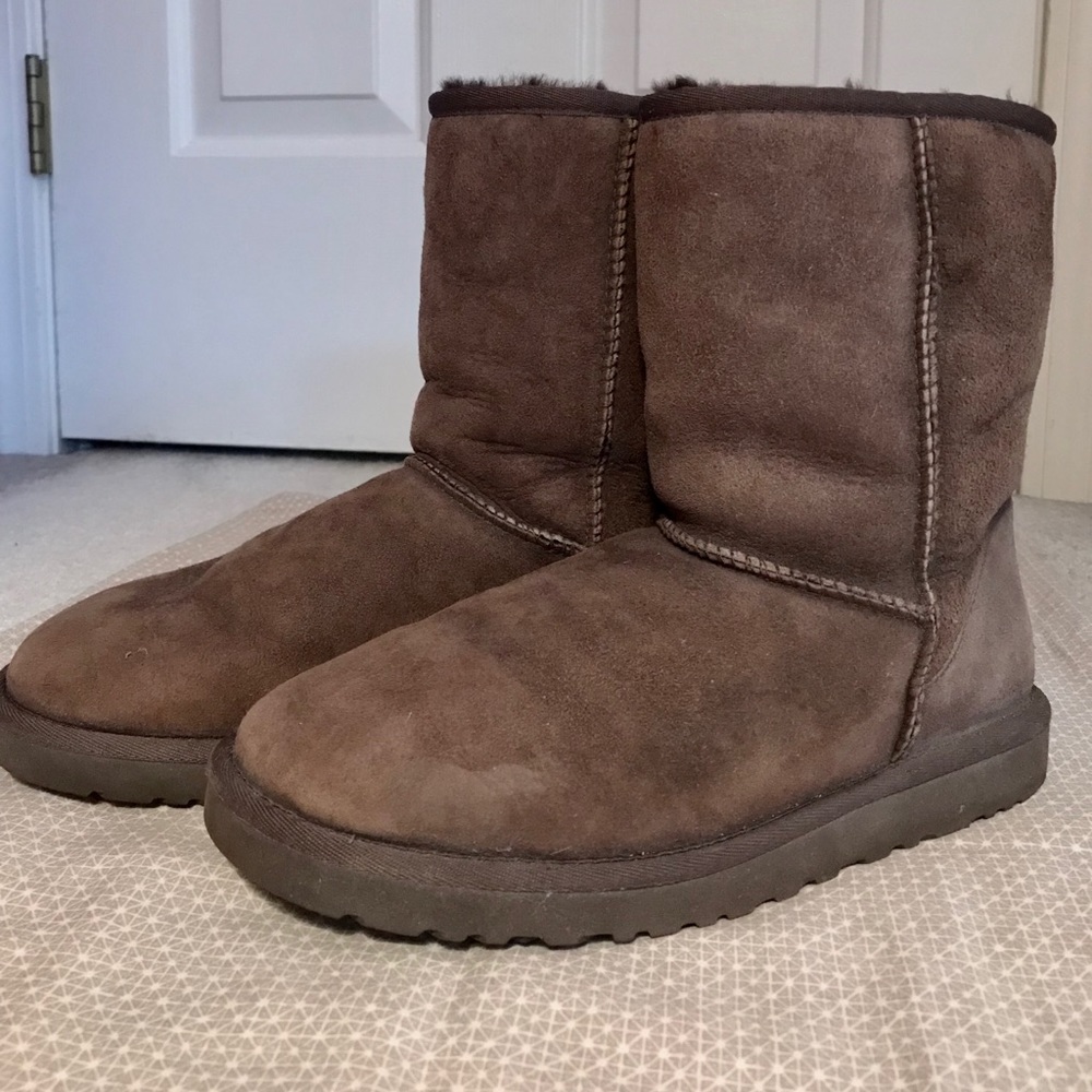 UGG Boots - Short, Chocolate