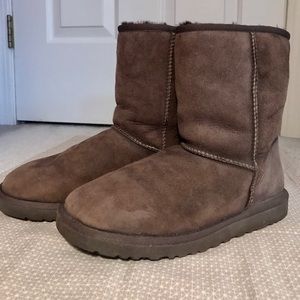 UGG Boots - Short, Chocolate
