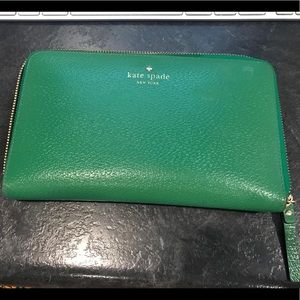 Kate spade passport wallet