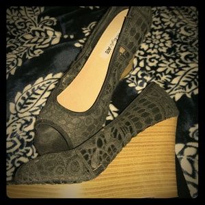Size 7 American eagle black wedges