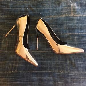 💥Price drop💥Nasty Gal silver Pumps- 75% off