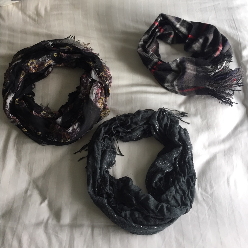 3 scarves for 10$ 🍂
