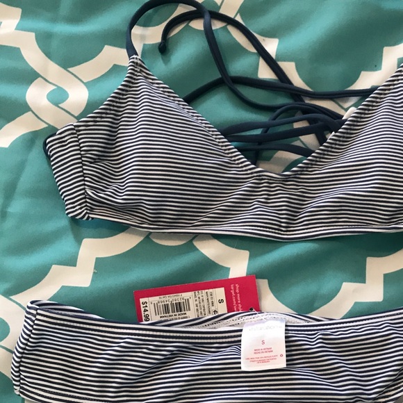 Bikini - Picture 2 of 6