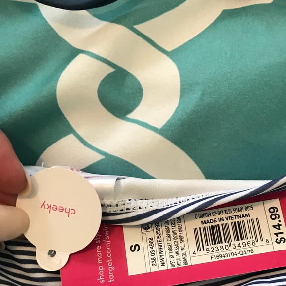 Bikini - Picture 3 of 6