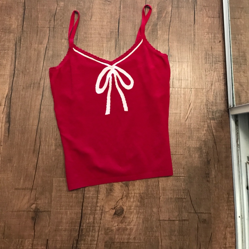 red tank top with bow
