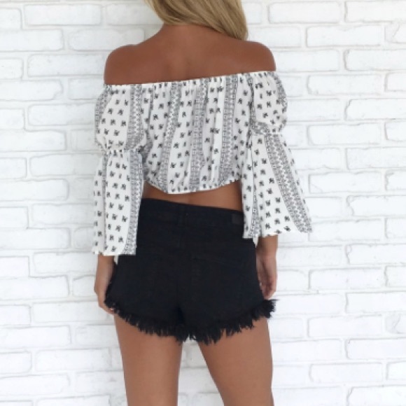 Dainty Holligan Black and White crop top - Picture 2 of 3