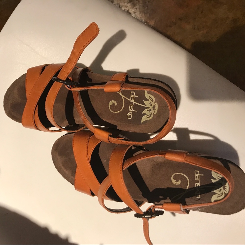 Gorgeous dansko wedges