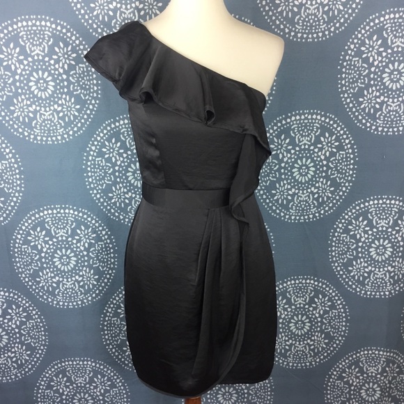 BCBGeneration Dresses & Skirts - BCBGeneration One Shoulder Ruffly Dress