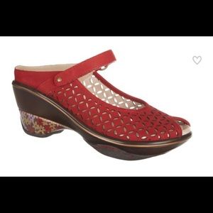 NWOT shoes with memory foam footbeds