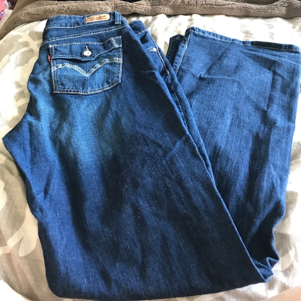 Levi curvy bootcut