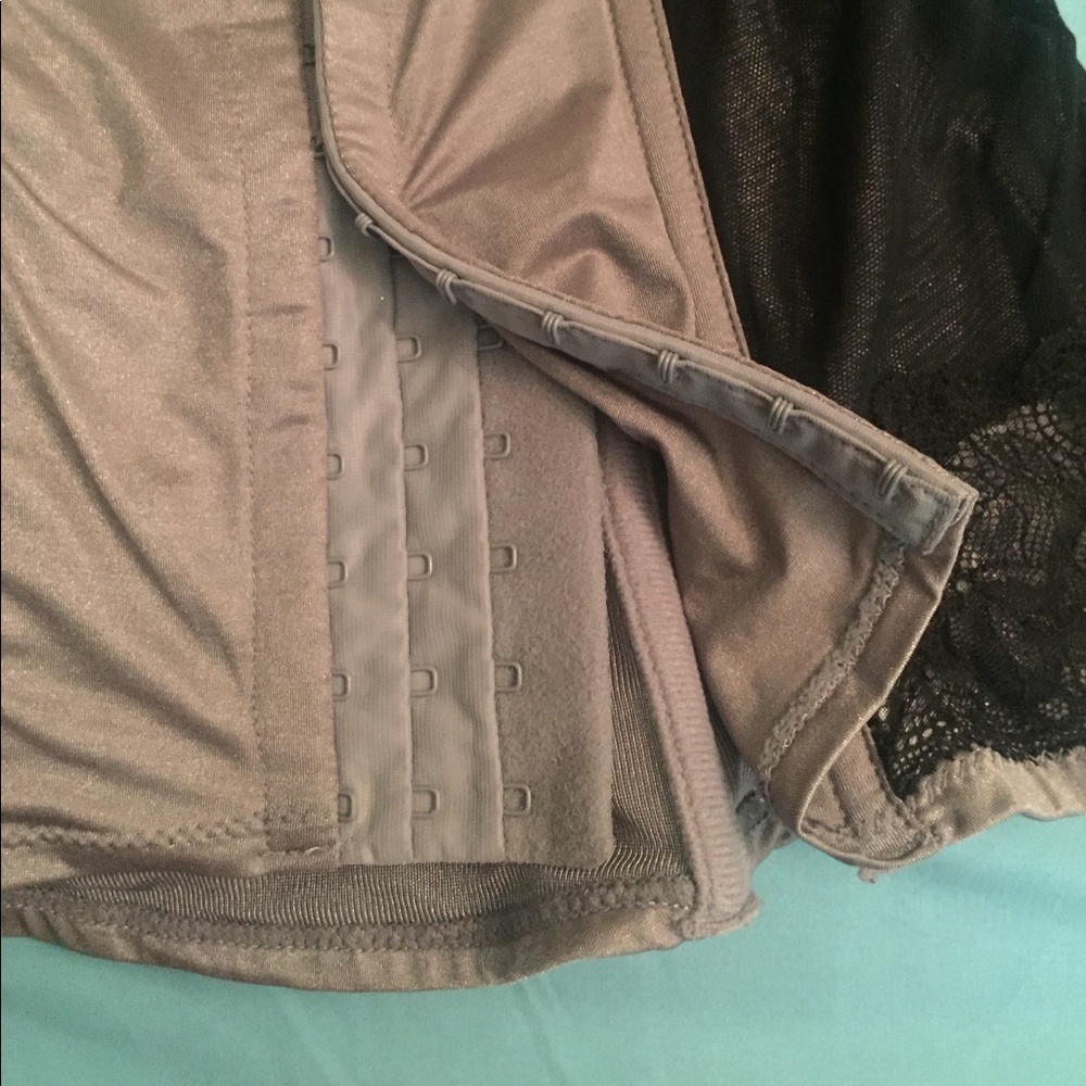Sexy H&M lace bustier corset with removable straps - Picture 6 of 7
