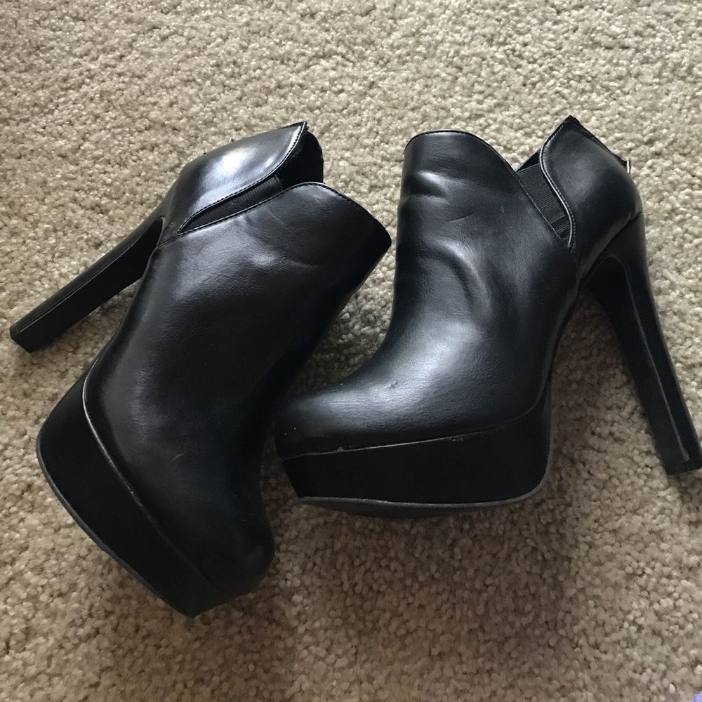 Steve Madden booties