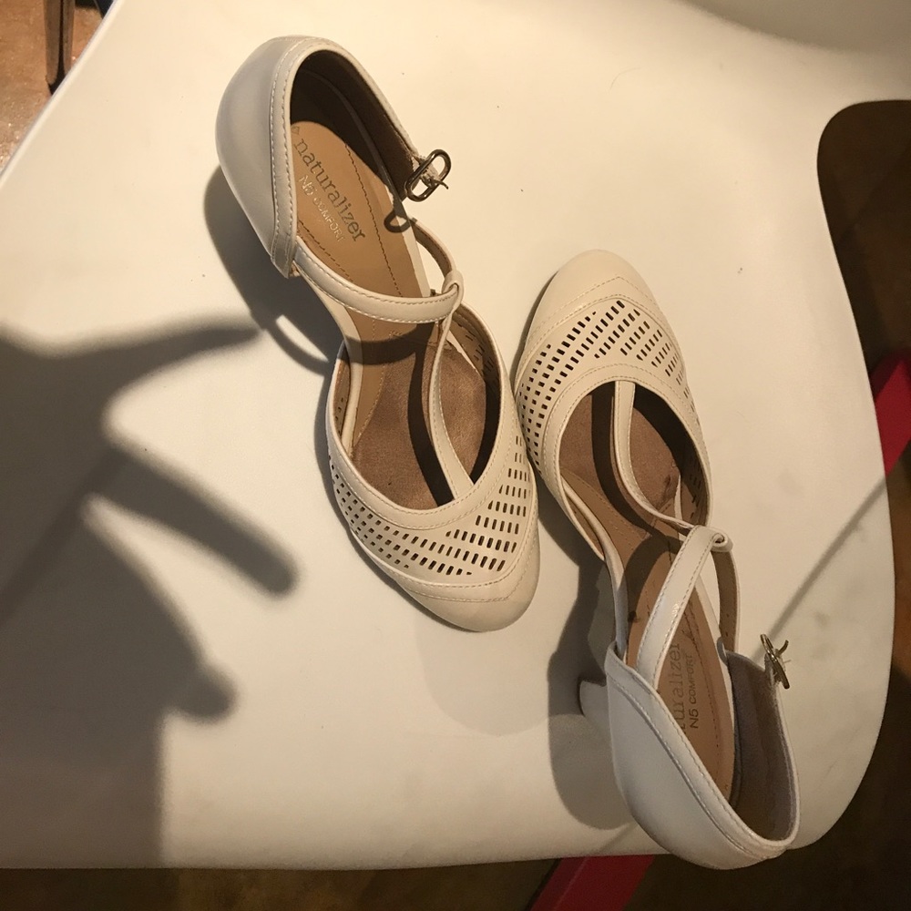 Sexy & sophisticated cream colored t-strap sandals