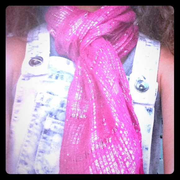 Sparkly pink scarf - Picture 1 of 2