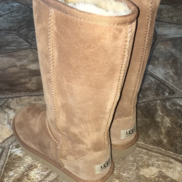 Ugg boots - Picture 2 of 3