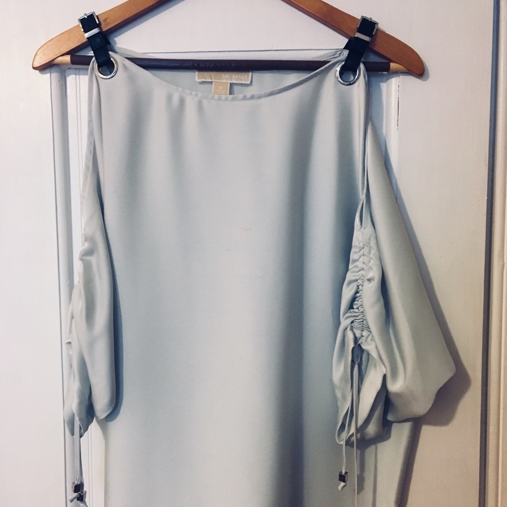 Michael Kors- Silver silk straps in leather.