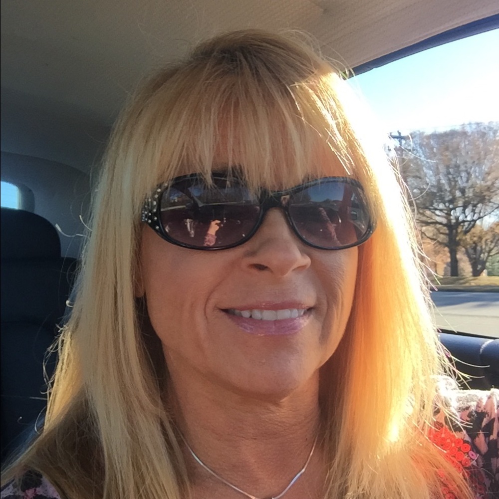 Meet your Posher, Kelly