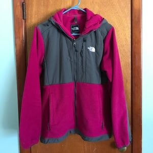 Women’s North Face hooded fleece jacket