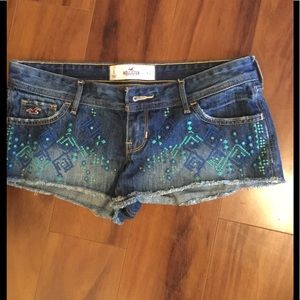 Hollister shorts w27.  cute Embriodery. Juniors