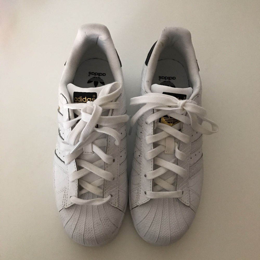Adidas superstars