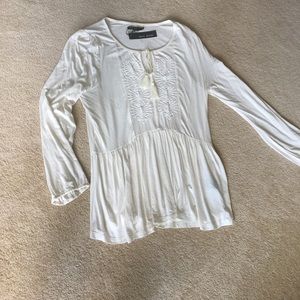 Never worn, tag on cute top