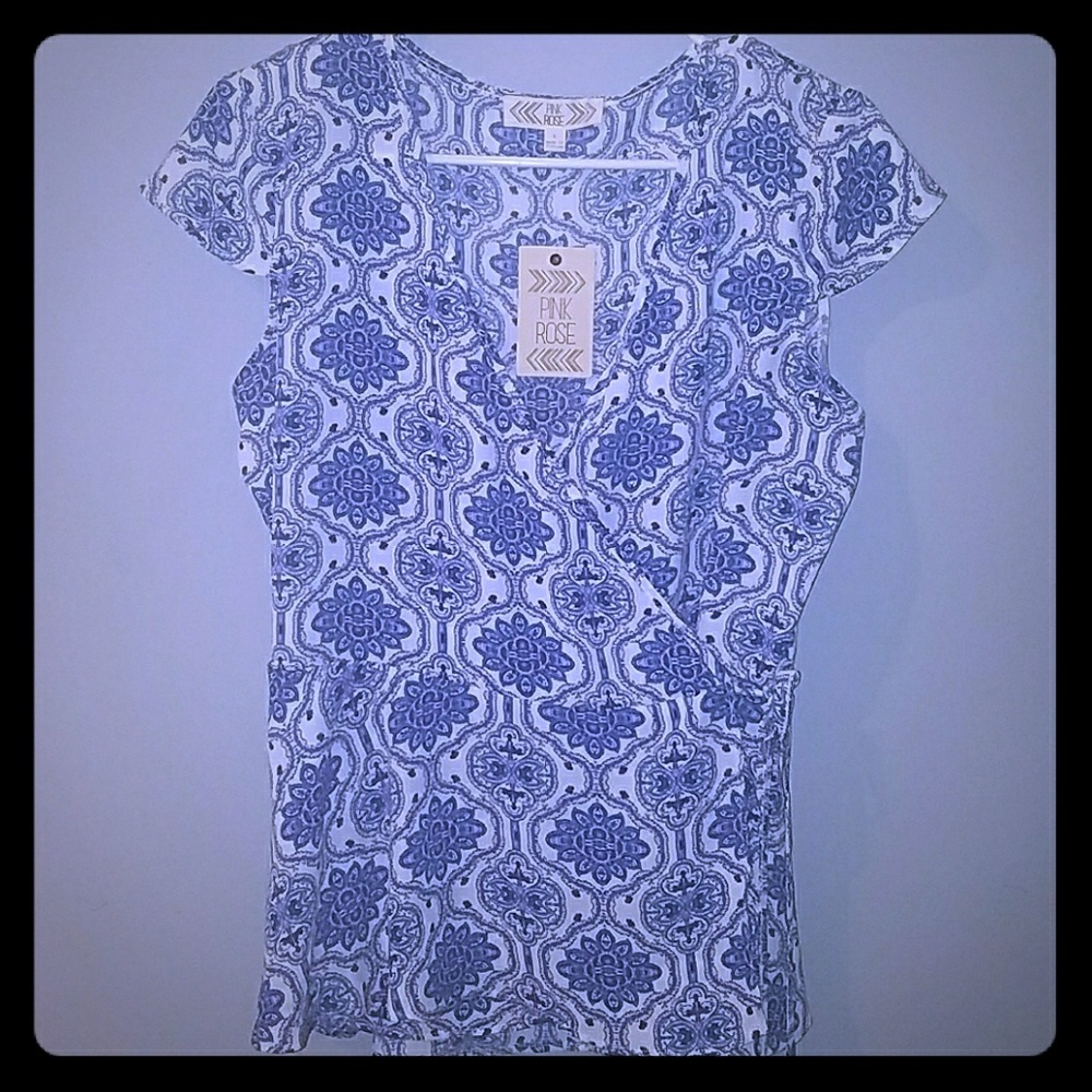 Cup sleeves blouse.