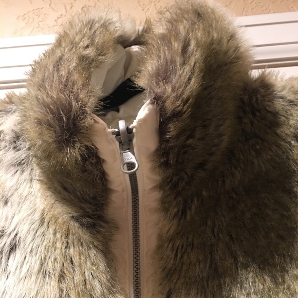 ❤️OMG CUTE FAUX FUR VEST - Picture 3 of 7