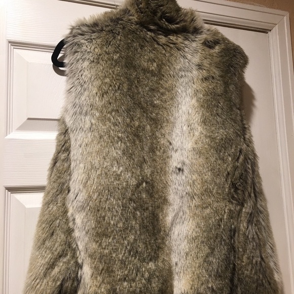❤️OMG CUTE FAUX FUR VEST - Picture 4 of 7