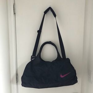 NIKE: Convertable Tote/Duffle Bag