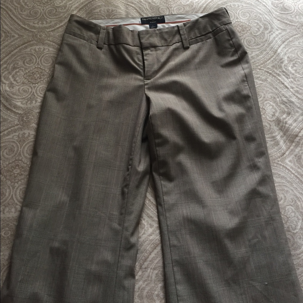 Banana Republic Size 4 Cuffed Ryan Fit Trousers
