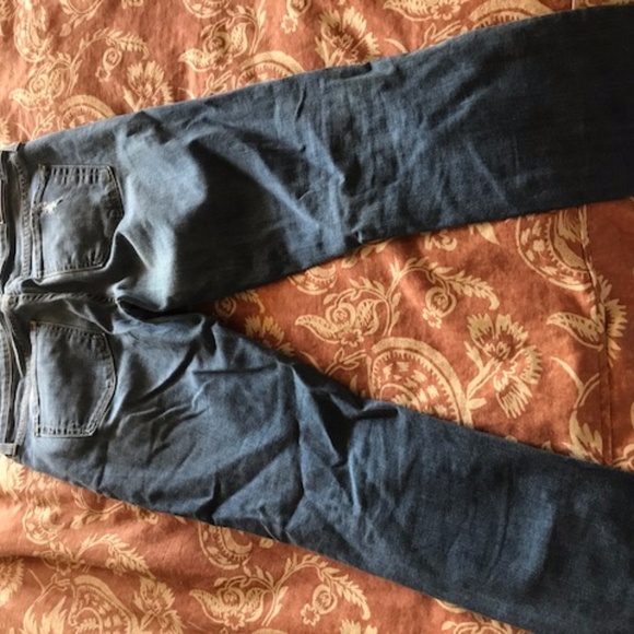 Distressed light jeans - Picture 3 of 4