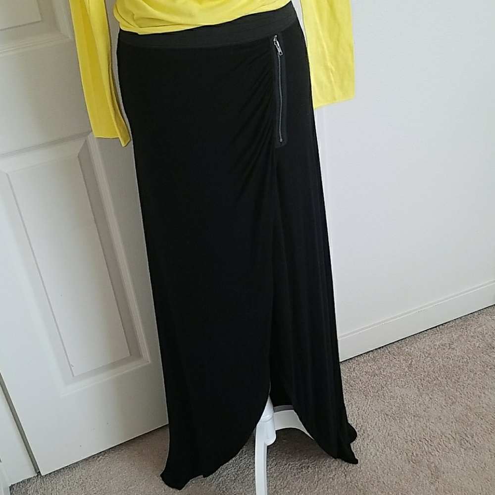 Black long skirt