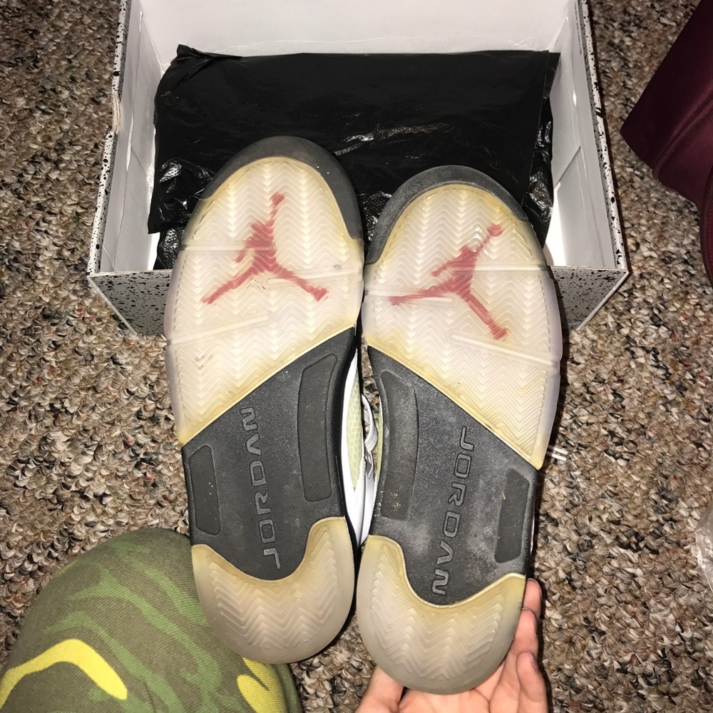 Jordan Retro 5 Fire Reds - Picture 3 of 5