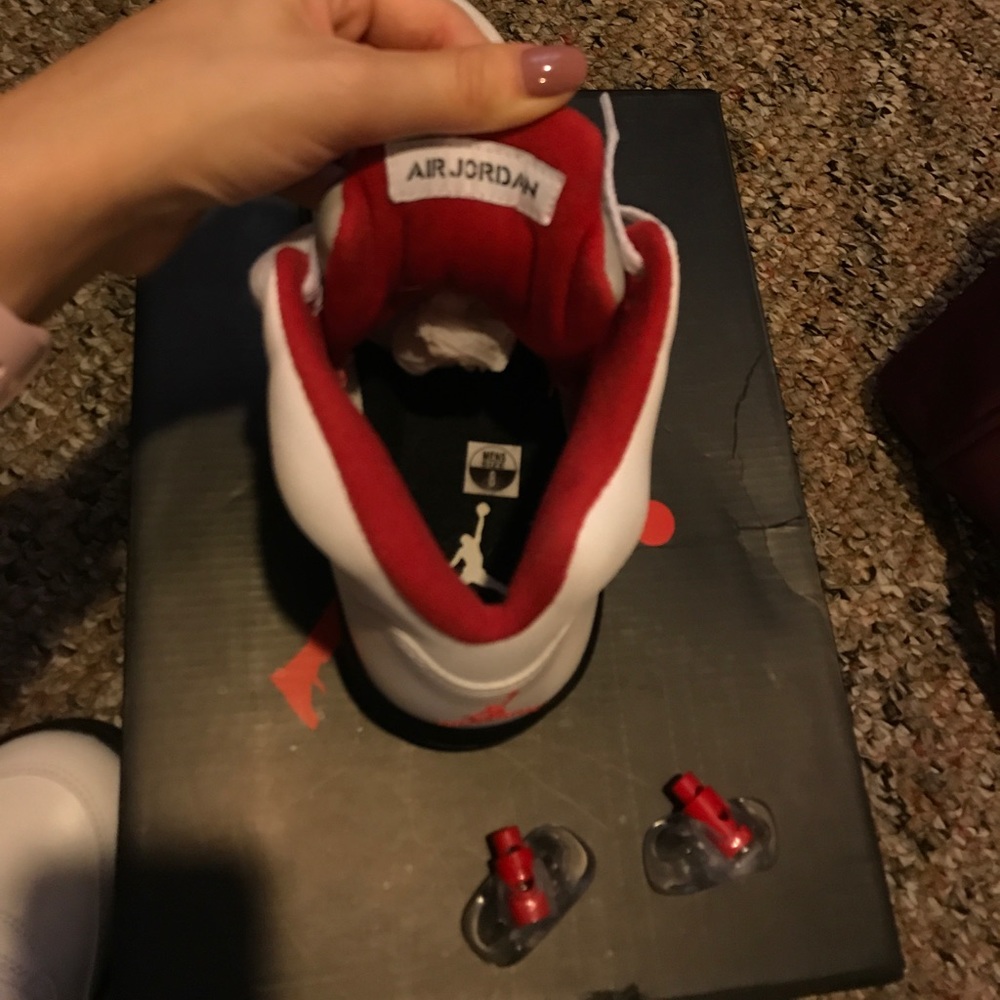 Jordan Retro 5 Fire Reds - Picture 4 of 5