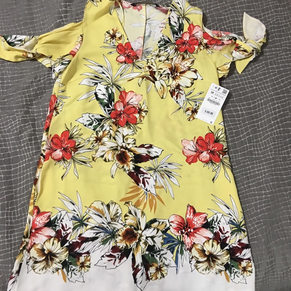 NWT Zara cold shoulder dress