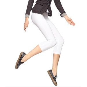 Hue White Khaki Capri Legging