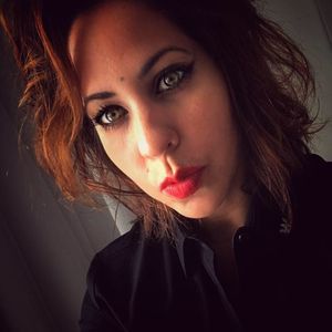 Meet your Posher, Yanet