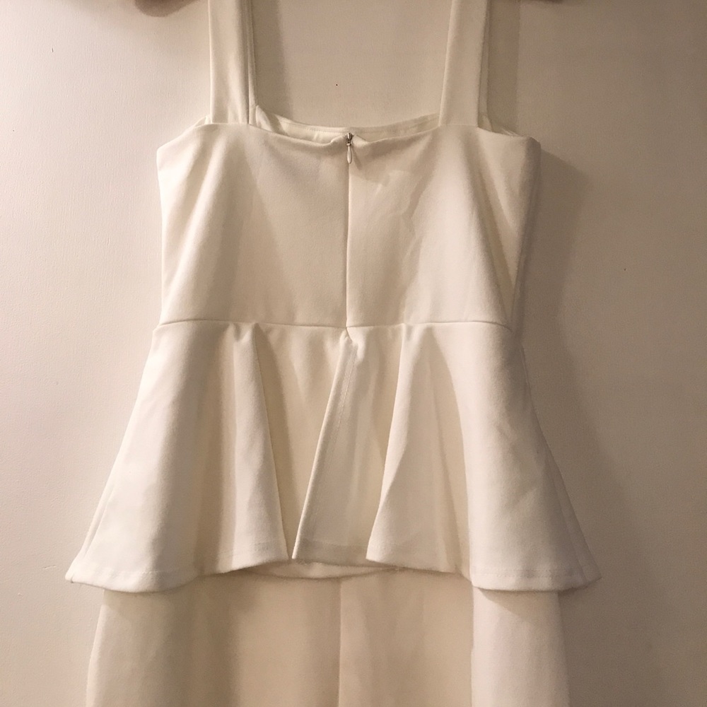 White dress - Picture 3 of 4