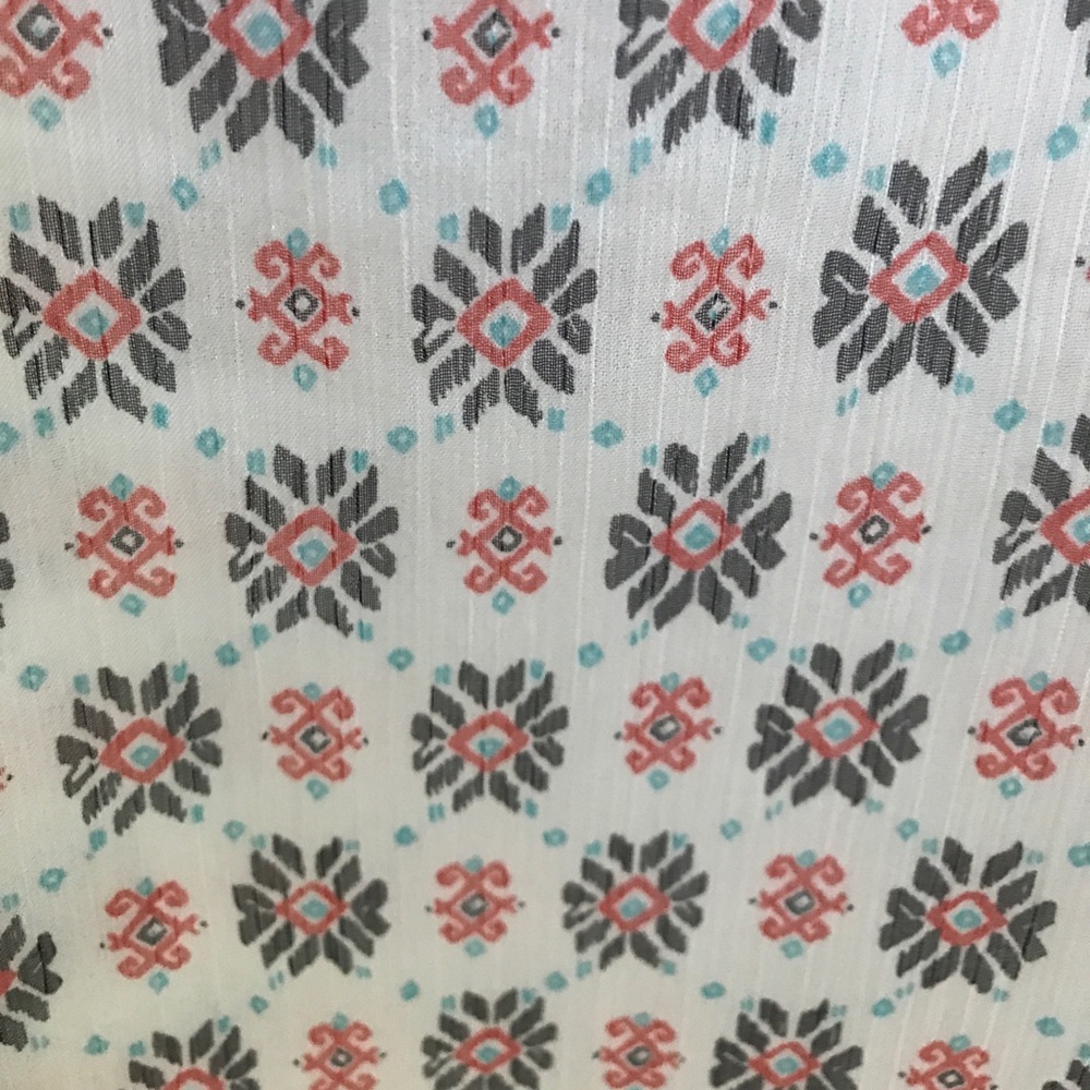 Patterned top - Picture 2 of 2