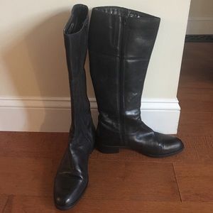 Clark Black leather boots with inside zipper